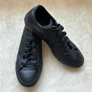 Converse Leather Sneakers 6.5